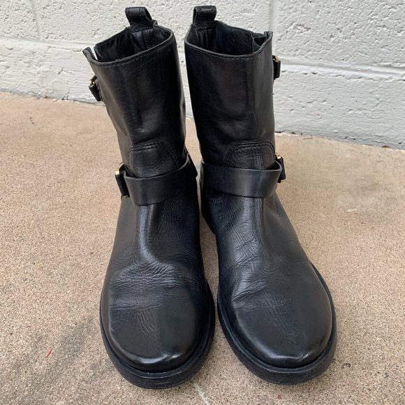 TORY BURCH // Leather Pull On Ankle Bootie // Size 8.5 - Picture 2 of 9